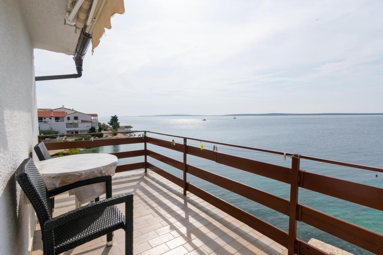 Apartments By The Sea Mandre, Pag - 4101 Kolan Exterior foto
