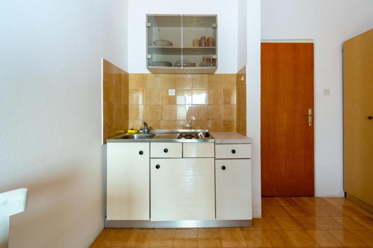 Apartments By The Sea Mandre, Pag - 4101 Kolan Exterior foto