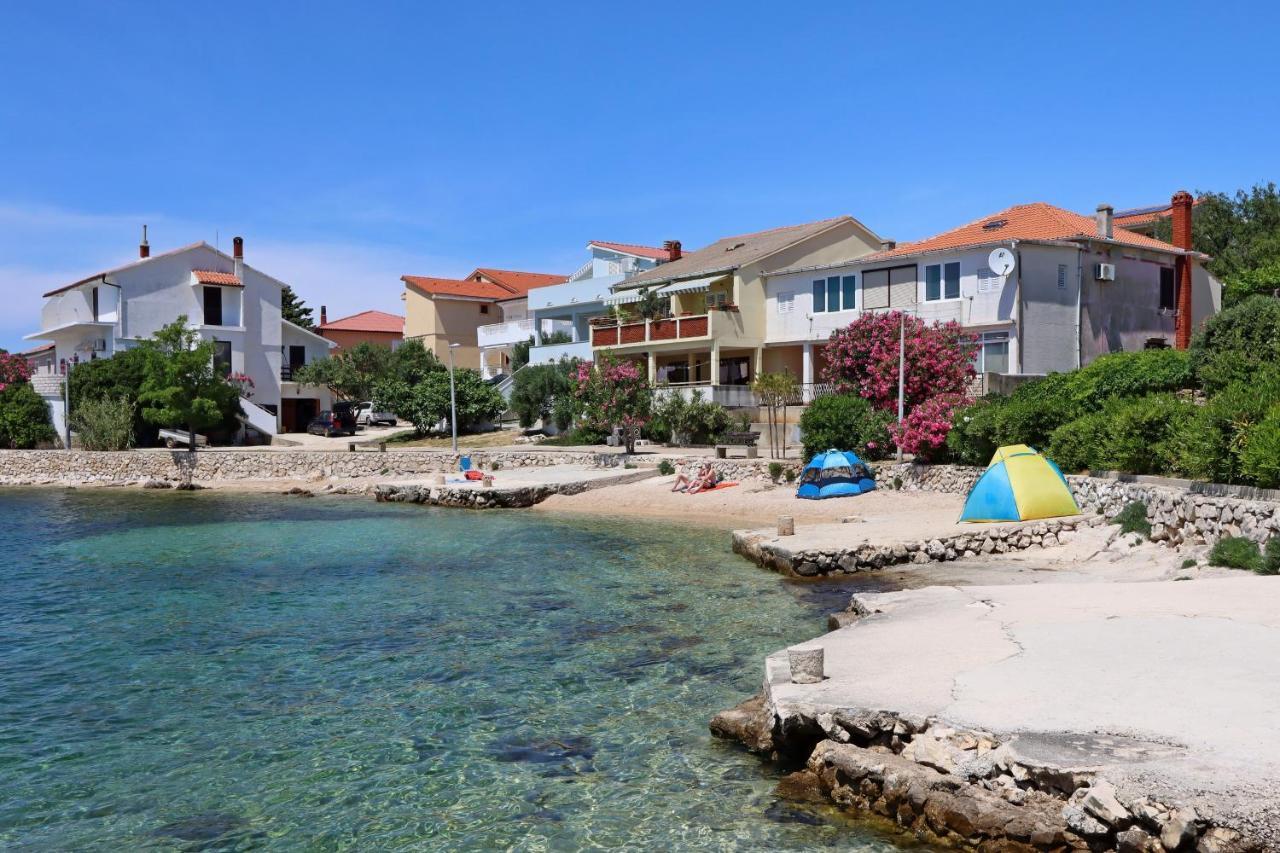 Apartments By The Sea Mandre, Pag - 4101 Kolan Exterior foto